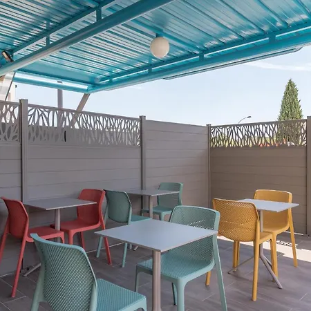 Kyriad Direct Toulon Ouest - Sur La Seyne-sur-Mer