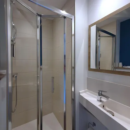 Kyriad Eco - Toulon Ouest Sur 2* La Seyne-sur-Mer