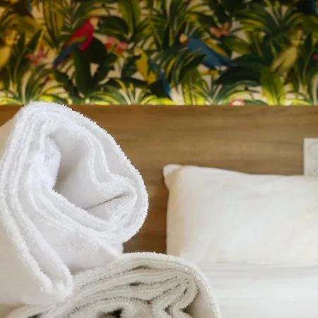 Hotel Kyriad Direct Toulon Ouest - Sur La Seyne-sur-Mer
