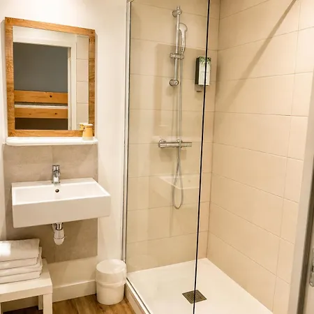 Hotel Kyriad Eco - Toulon Ouest Sur