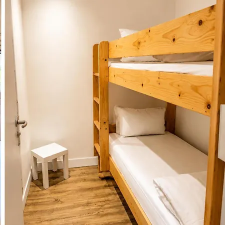 Kyriad Eco - Toulon Ouest Sur Hotel 2*
